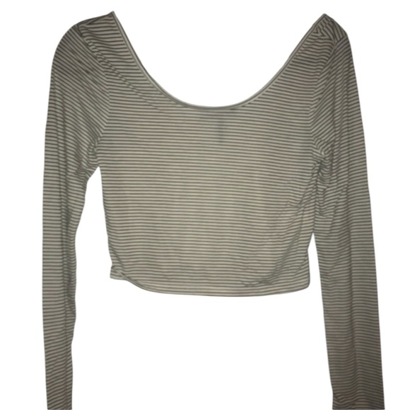 Long Sleeve Black and White Stripes Crop Top - Picture 1 of 2